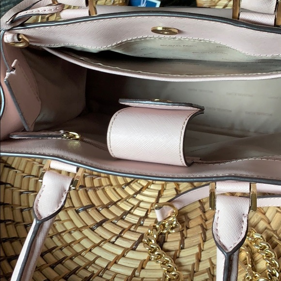 Michael Kors Bridgette Medium Leather Tote - Picture 3 of 16